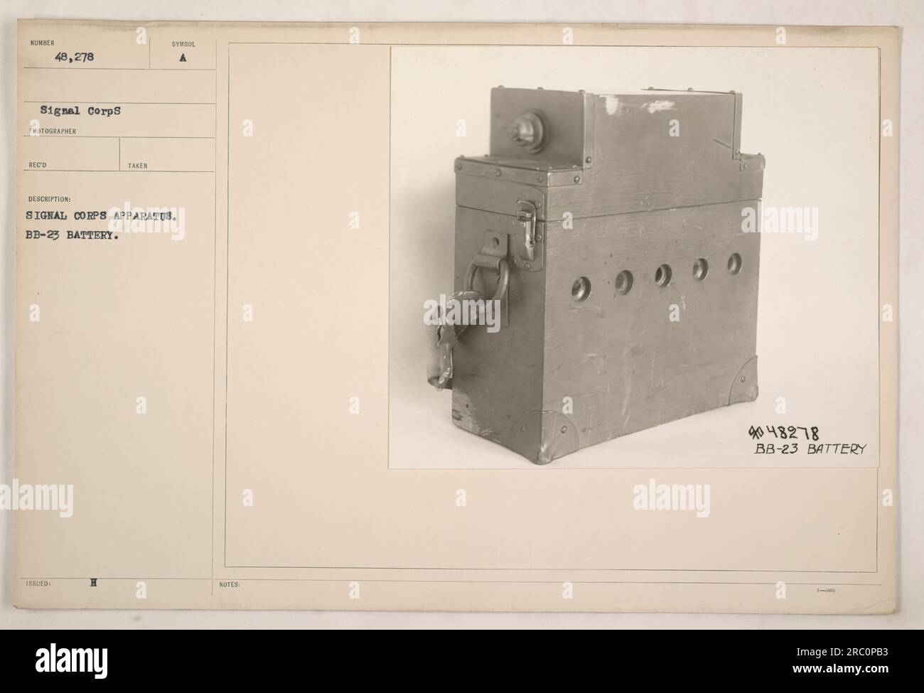 Photographie montrant un appareil du corps de signal de batterie BB-23 pendant la première Guerre mondiale L'image représente l'équipement utilisé, avec le numéro d'identification 4048278. Banque D'Images