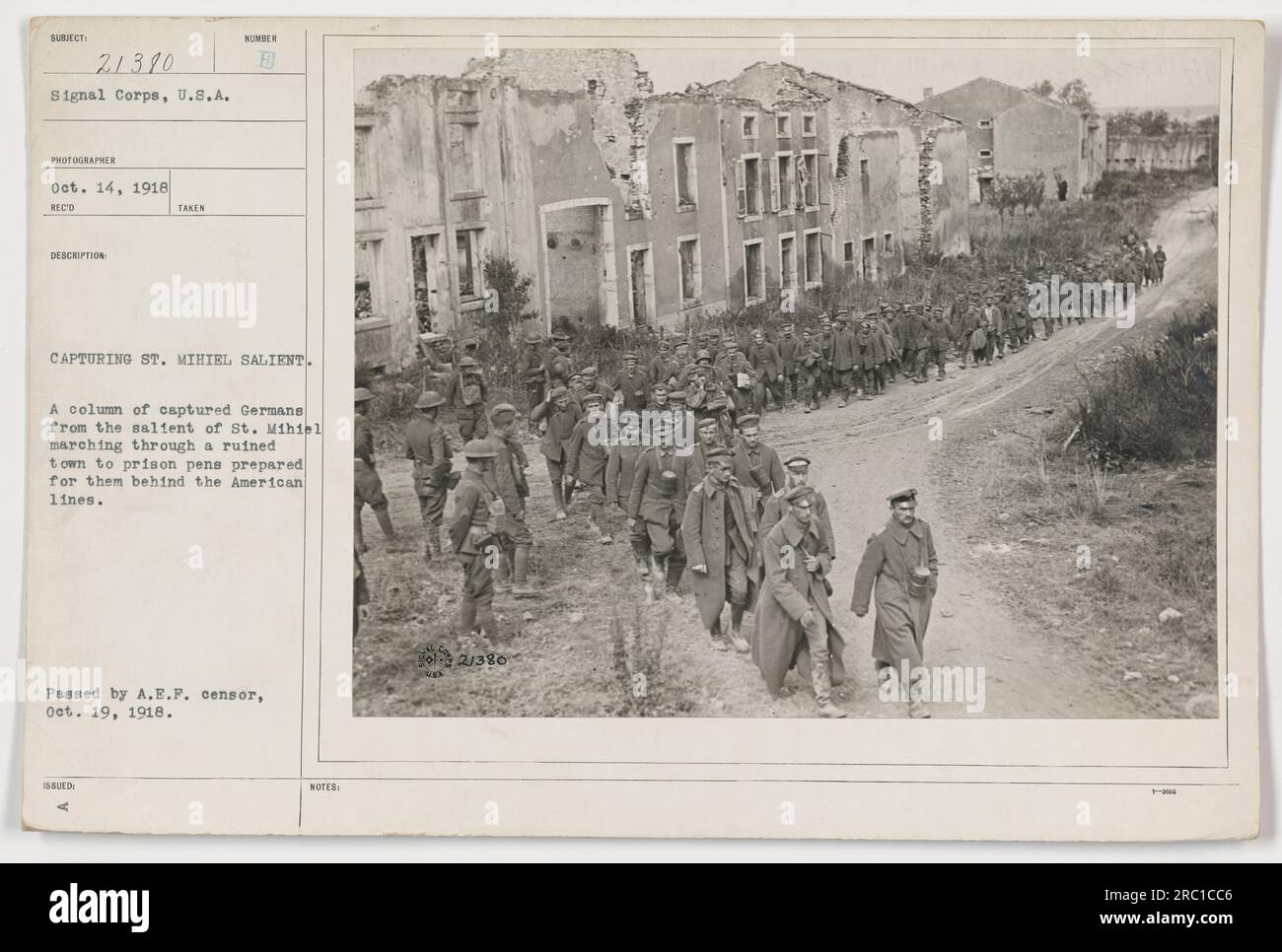 Une colonne de soldats allemands capturés de la St. Mihiel Saillant a ...