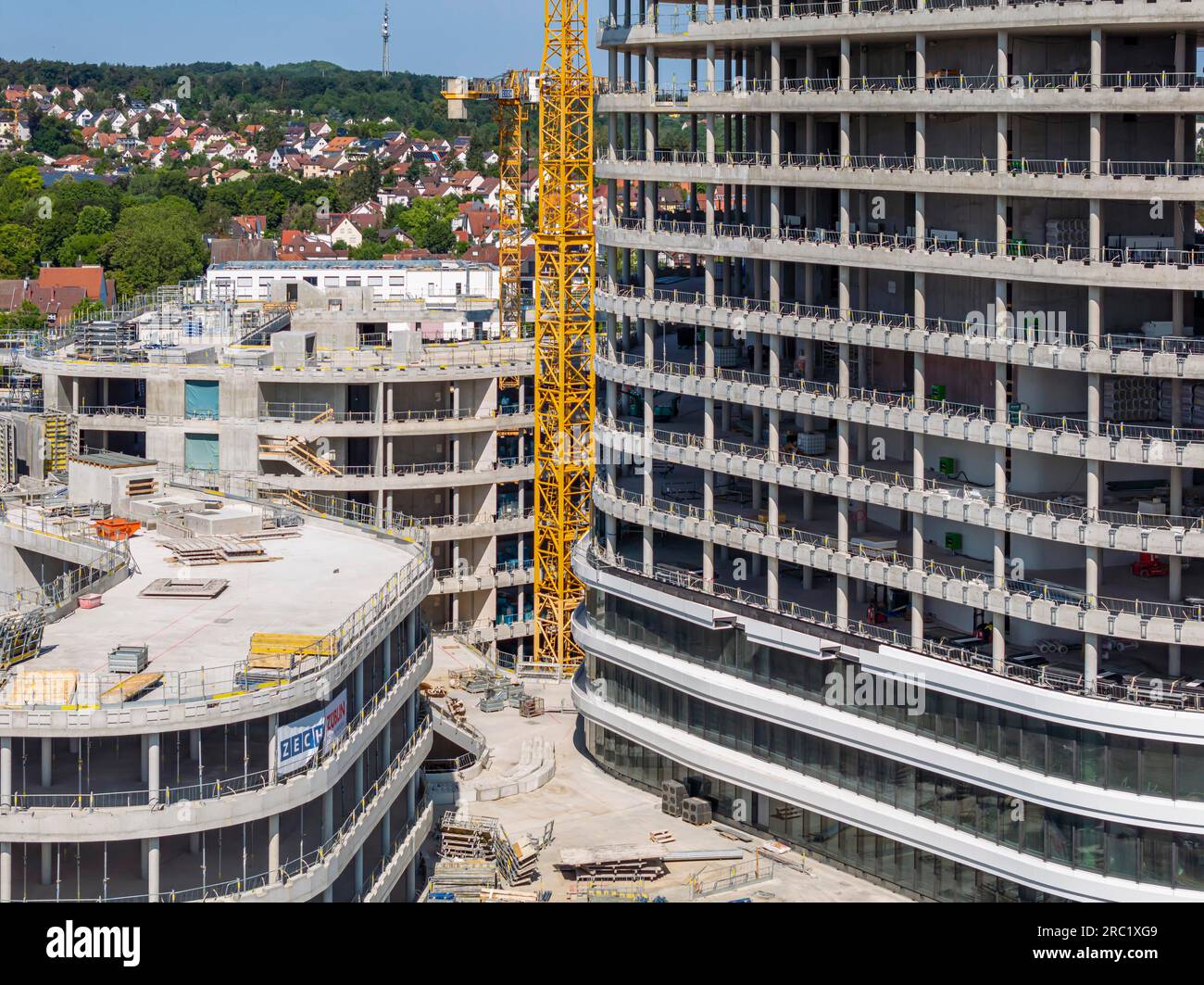 Allianz Park chantier, coque avec grue, le groupe d'assurance veut fusionner les sites précédents de Stuttgart ici, Vaihingen, Stuttgart Banque D'Images