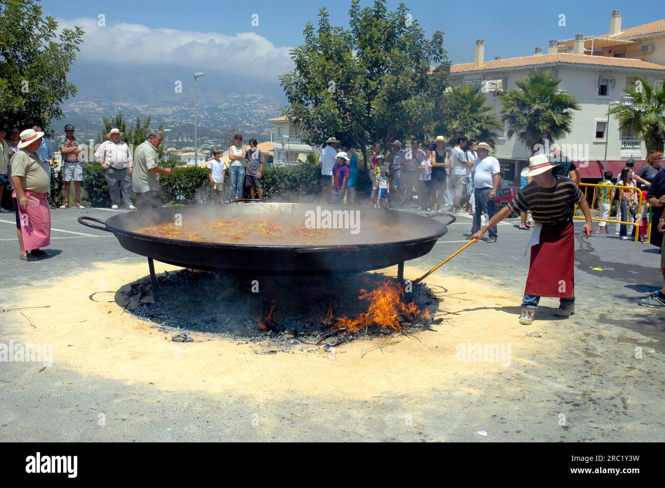 Poêle à paella géante, Fiesta Sant Joan, pan, festival folklorique, Altea, Costa Blanca, Espagne Banque D'Images