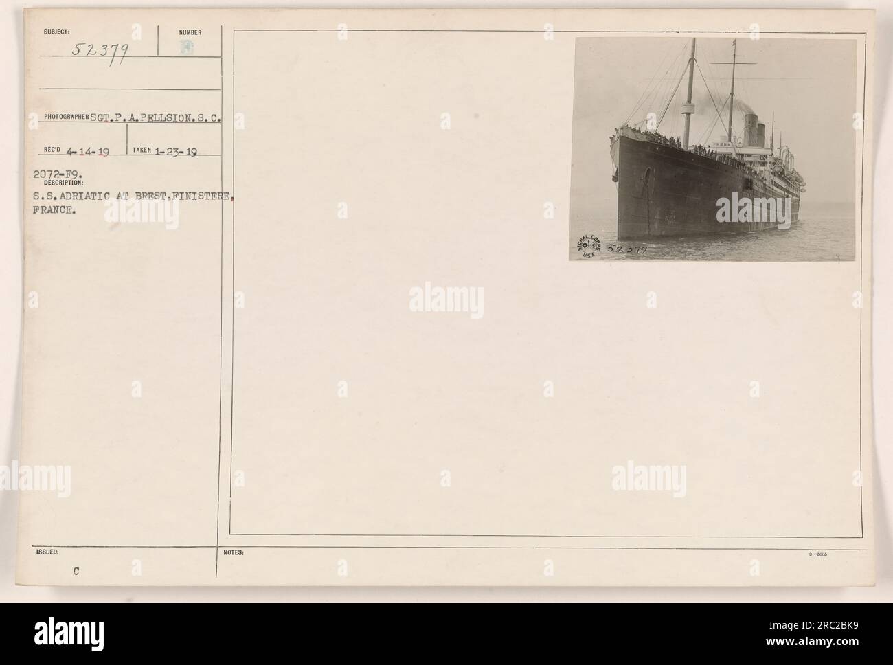 Le S.S. Adriatic a accosté à Brest, Finistère, France pendant la première Guerre mondiale. Cette photographie, prise le 23 janvier 1919, montre le navire au port. Le S.S. Adriatic a joué un rôle dans les activités militaires américaines pendant cette période. Banque D'Images
