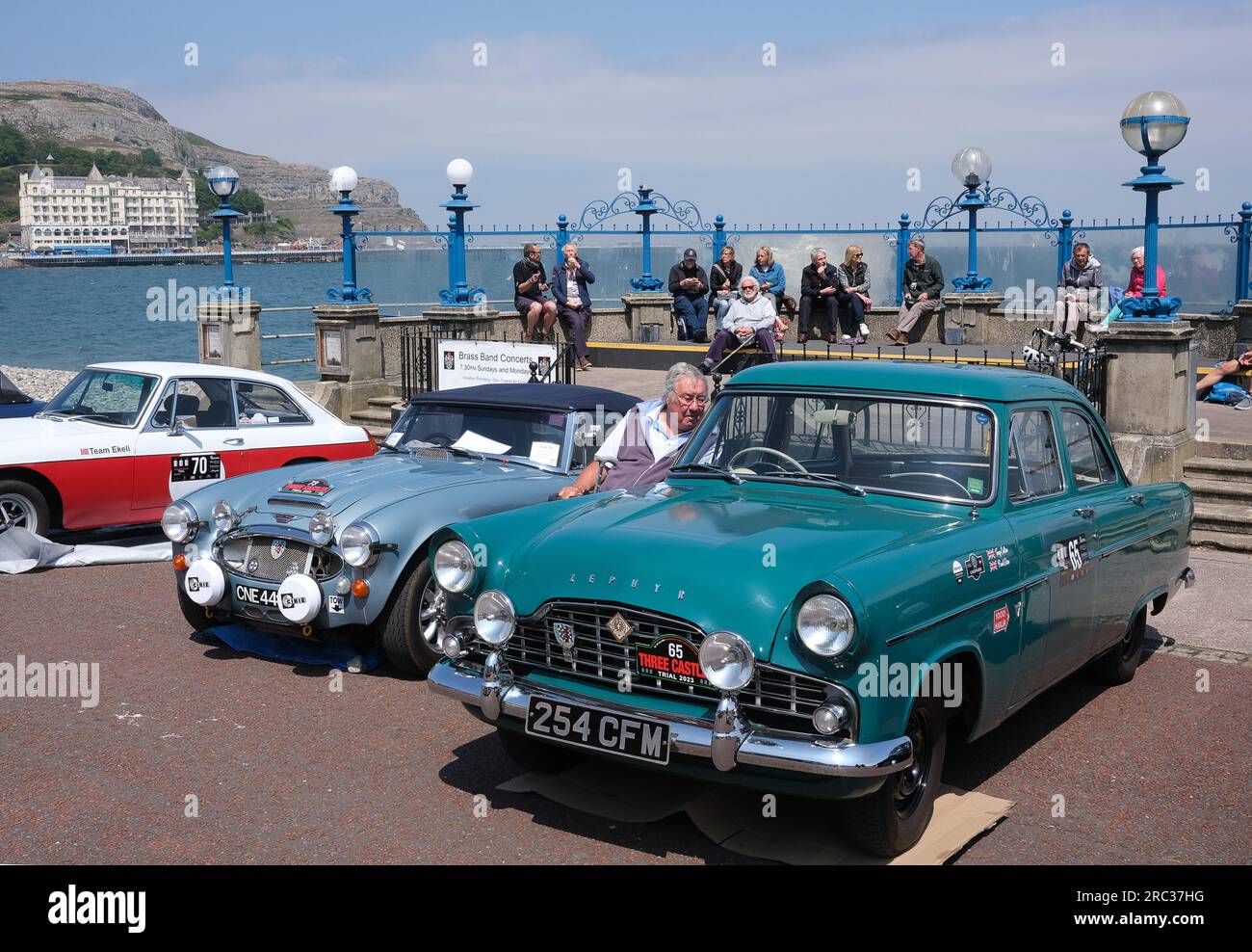 Ford Zephyr au rallye de voitures anciennes Three Castles Classic à Llandudno dans le nord du pays de Galles, Grande-Bretagne, Royaume-Uni Banque D'Images