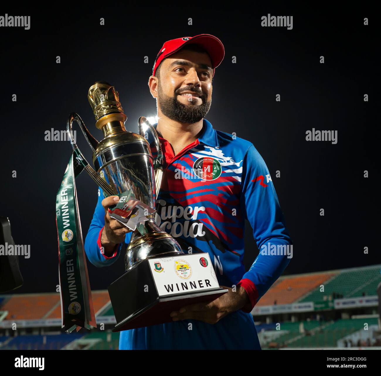 Dans la série de trois matchs ODI entre le Bangladesh et l'Afghanistan, l'Afghanistan a remporté la série par 2-1 Banque D'Images