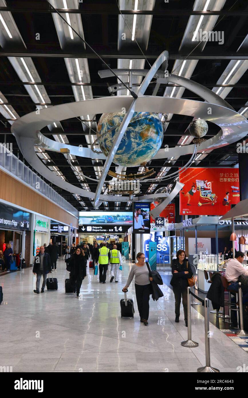 PARIS, FRANCE - 29 NOVEMBRE 2019 : visite de l'aéroport de Paris Orly en France. C'est le 2ème aéroport le plus occupé de France. Banque D'Images