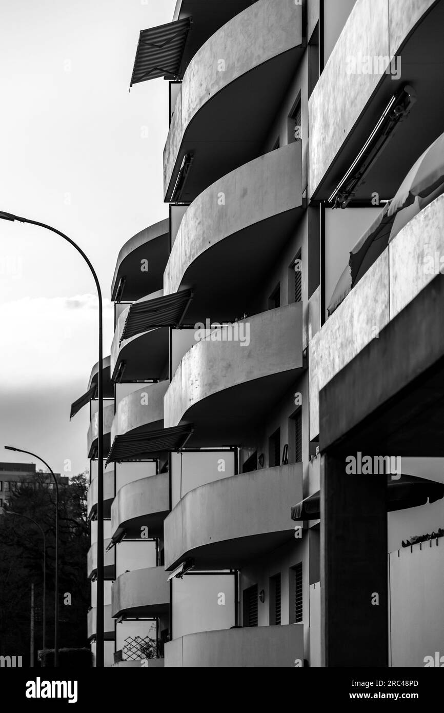 Architecture générique et vue sur la rue depuis Genève, Suisse le 25 mars. Banque D'Images