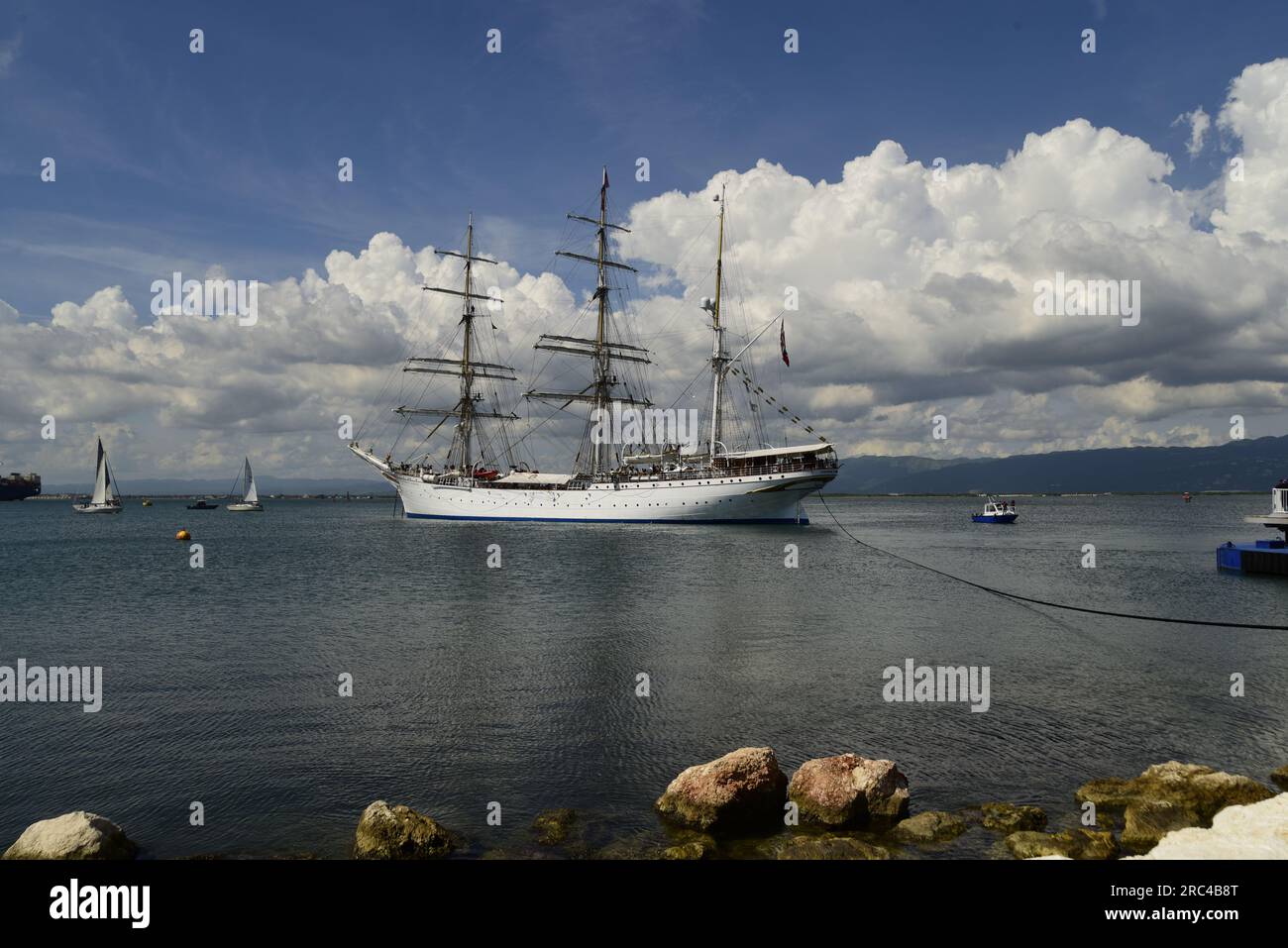 Beauté captivante au port de Port Royal alors que le majestueux Statsraad Lehmkuhl orne les quais en novembre 2021, mettant en valeur son riche patrimoine norvégien Banque D'Images