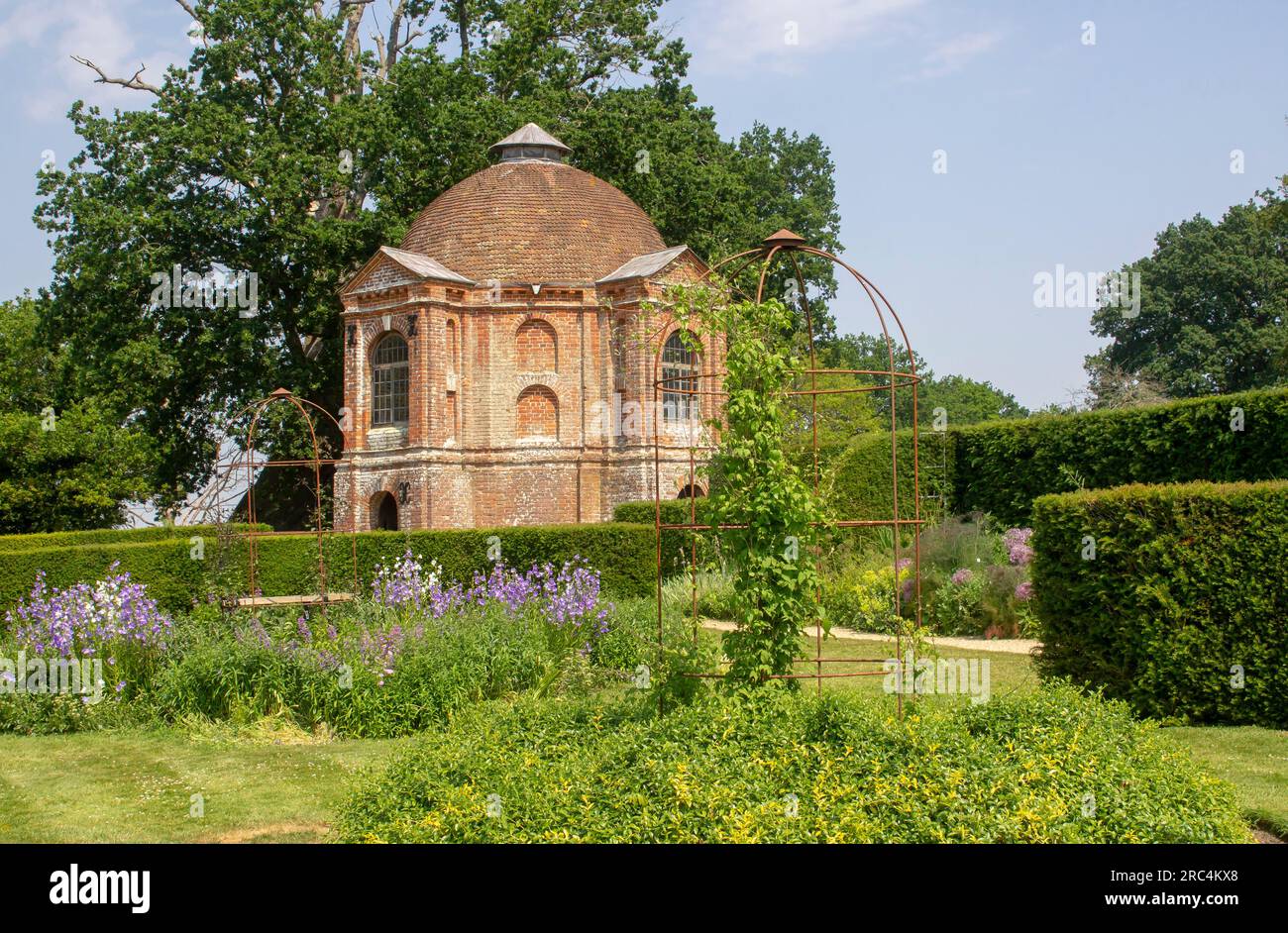 13th 23 juin le toit en dôme d'une maison d'été Tudor de 16th siècles dans le domaine de la propriété historique de la Fiducie nationale, le Vyne, près de Sherbourne han Banque D'Images