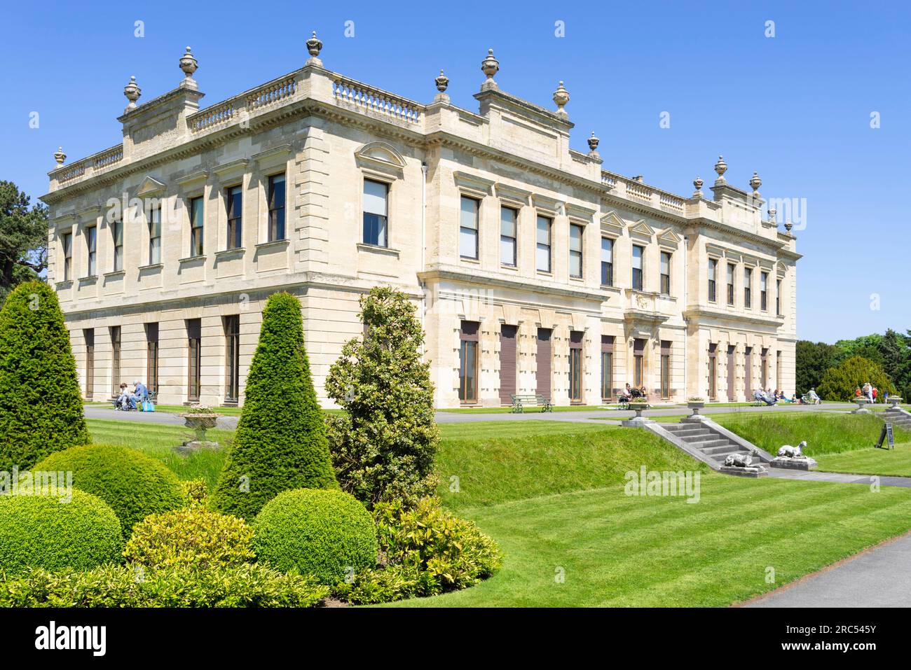 Brodsworth Hall et Topiary exposer à Brodsworth Hall près de Doncaster South Yorkshire Angleterre GB Europe Banque D'Images