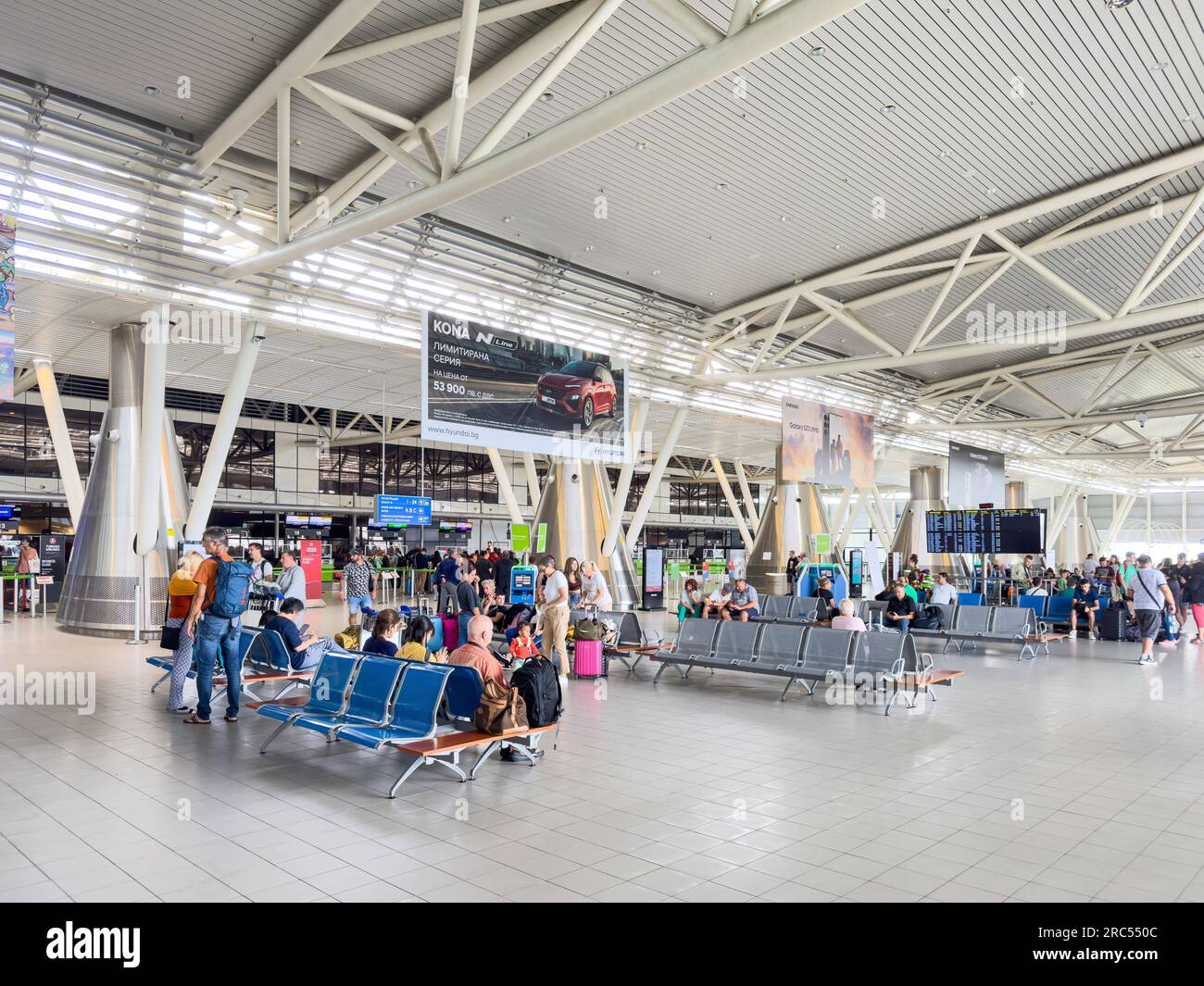 Zone des départs à l'aéroport international de Sofia, boulevard Tsarigradsko Shose, Sofia, République de Bulgarie Banque D'Images