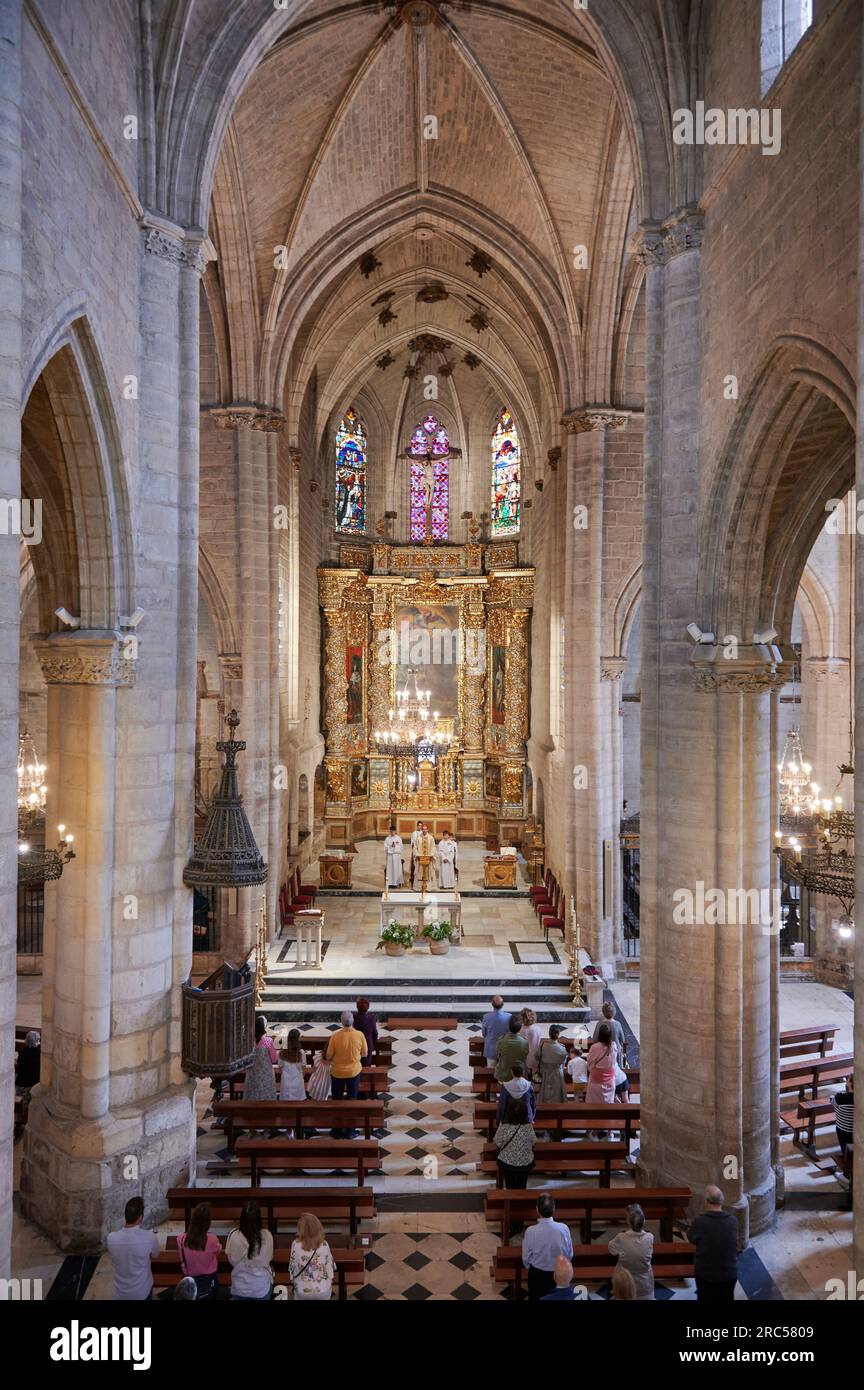 Vue intérieure de l'église de San Gil, Burgos, Espagne Banque D'Images