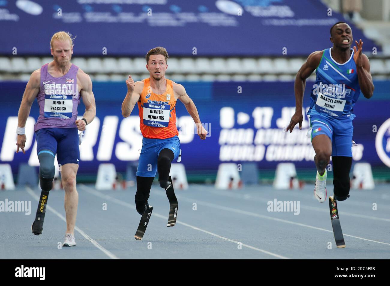 Paris, France. 12 juillet 2023. PARIS, FRANCE - JUILLET 12 : Olivier Hendriks des pays-Bas en compétition dans la finale du 100m T64 masculin le jour 5 des Championnats du monde de para athlétisme Paris 2023 au Stade Charlety le 12 juillet 2023 à Paris, France (photo de Marcus Hartmann/Agence BSR) crédit : Agence BSR/Alamy Live News Banque D'Images