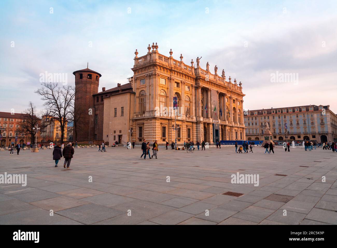 Turin, Italie - 27 mars 2022 : Palazzo Madama e Casaforte degli Acaja est un palais de Turin. Situé sur la place Piazza Castello. Banque D'Images