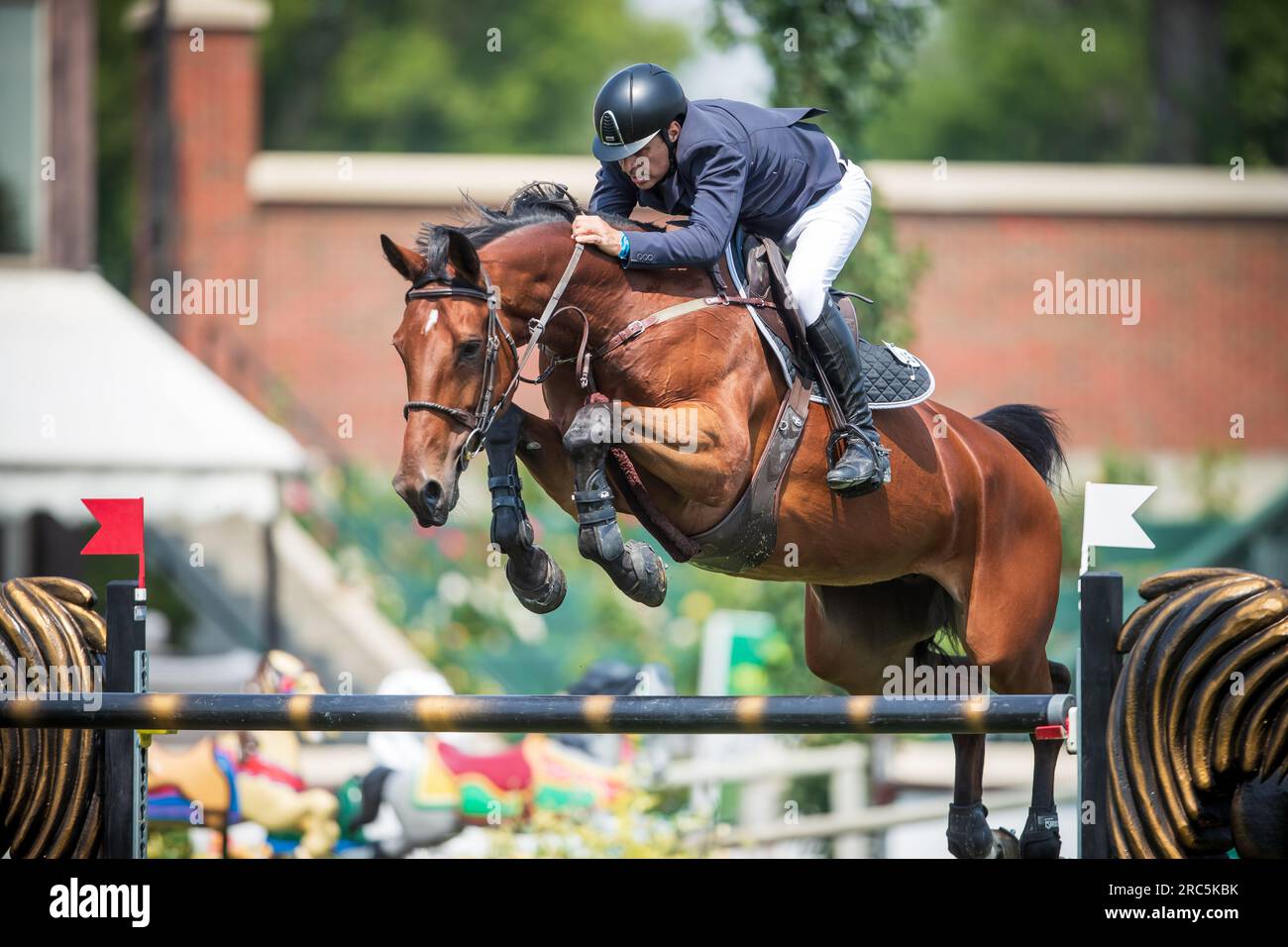 Santiago Lambre, du Brésil, participe au Rolex North American Grand Prix à Spruce Meadows. Banque D'Images