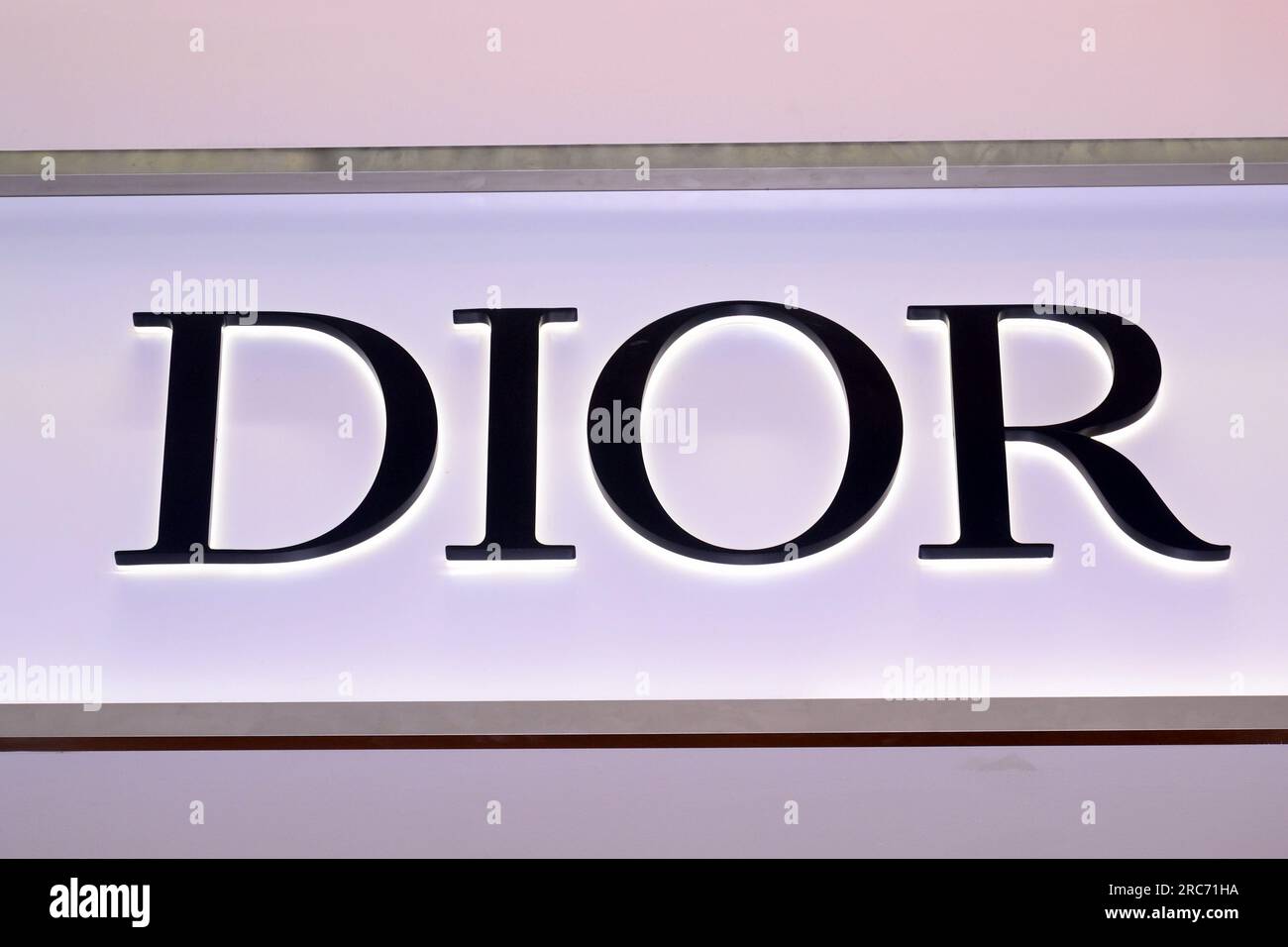 Dior signe sur une boutique dans un centre commercial Bangkok, Thaïlande Banque D'Images