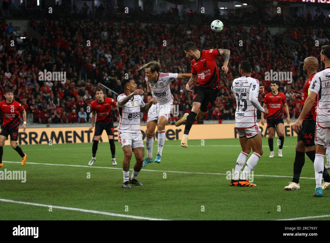 Curitiba, Parana, Brésil. 12 juillet 2023. CURITIBA (PR), 07/12/2023 - FOOTBALL/COPA DO BRASIL 2023/ATHLETICO PR/FLAMENGO - Match entre Athletico PR et Flamengo, deuxième étape des quarts de finale de la Copa do Brasil 2023, à la Ligga Arena ce mercredi 12 juillet 2023 (Credit image: © Edson de Souza/TheNEWS2 via ZUMA Press Wire) À USAGE ÉDITORIAL SEULEMENT! Non destiné à UN USAGE commercial ! Banque D'Images