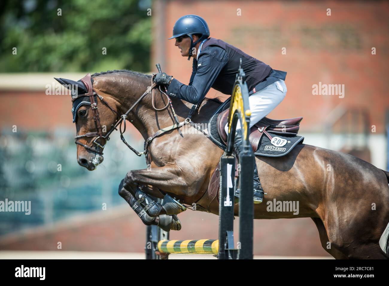 Paul O'Shea d'Irlande participe au Rolex North American Grand Prix à Spruce Meadows. Banque D'Images