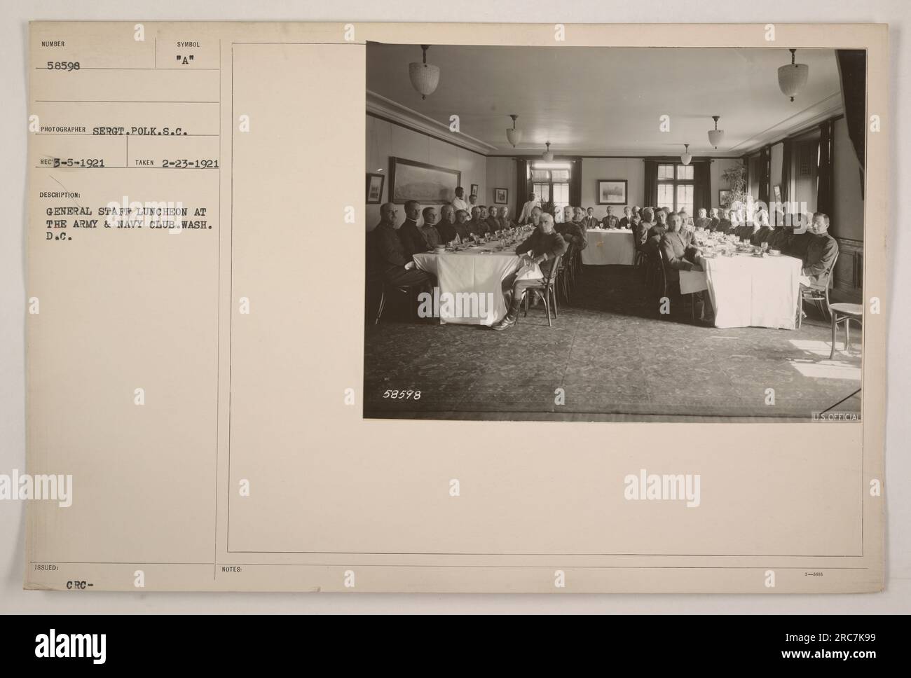 Photographie d'un déjeuner d'état-major général au Army & Navy Club à Washington D.C. La photo a été prise le 23 février 1921 par le sergent Polk du régiment S.C. Le symbole de description émis est « A » CRC. Les numéros de note officielle sont 3951307 et 58598 LSC. Banque D'Images