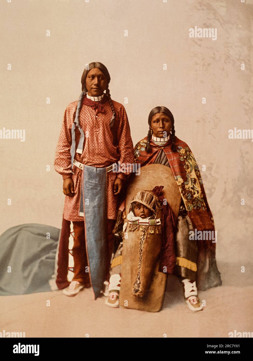 Colorado : 1899 Un photochrome de la Detroit Publishing Company montrant Ute Amérindien Jose Romero et sa famille. Banque D'Images