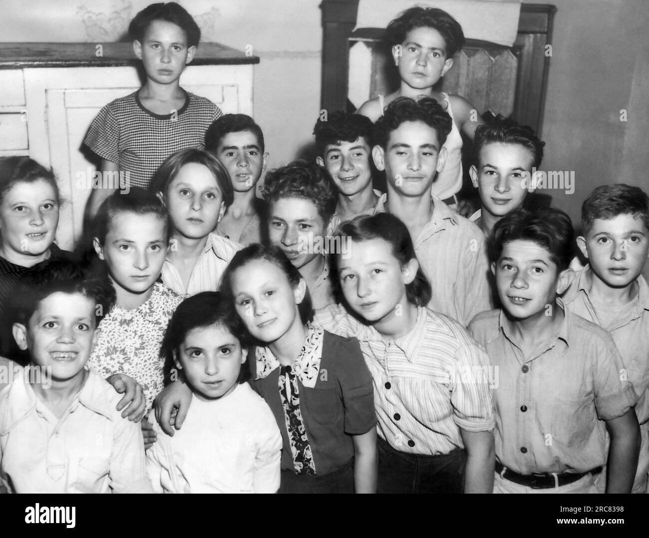 Lindenfels, Allemagne : 16 octobre 1947 orphelins juifs dont les parents ont été tués pendant la guerre dans un «centre pour enfants» en Allemagne. La plupart des enfants ont échappé de justesse à être exterminés dans les chambres à gaz. Banque D'Images