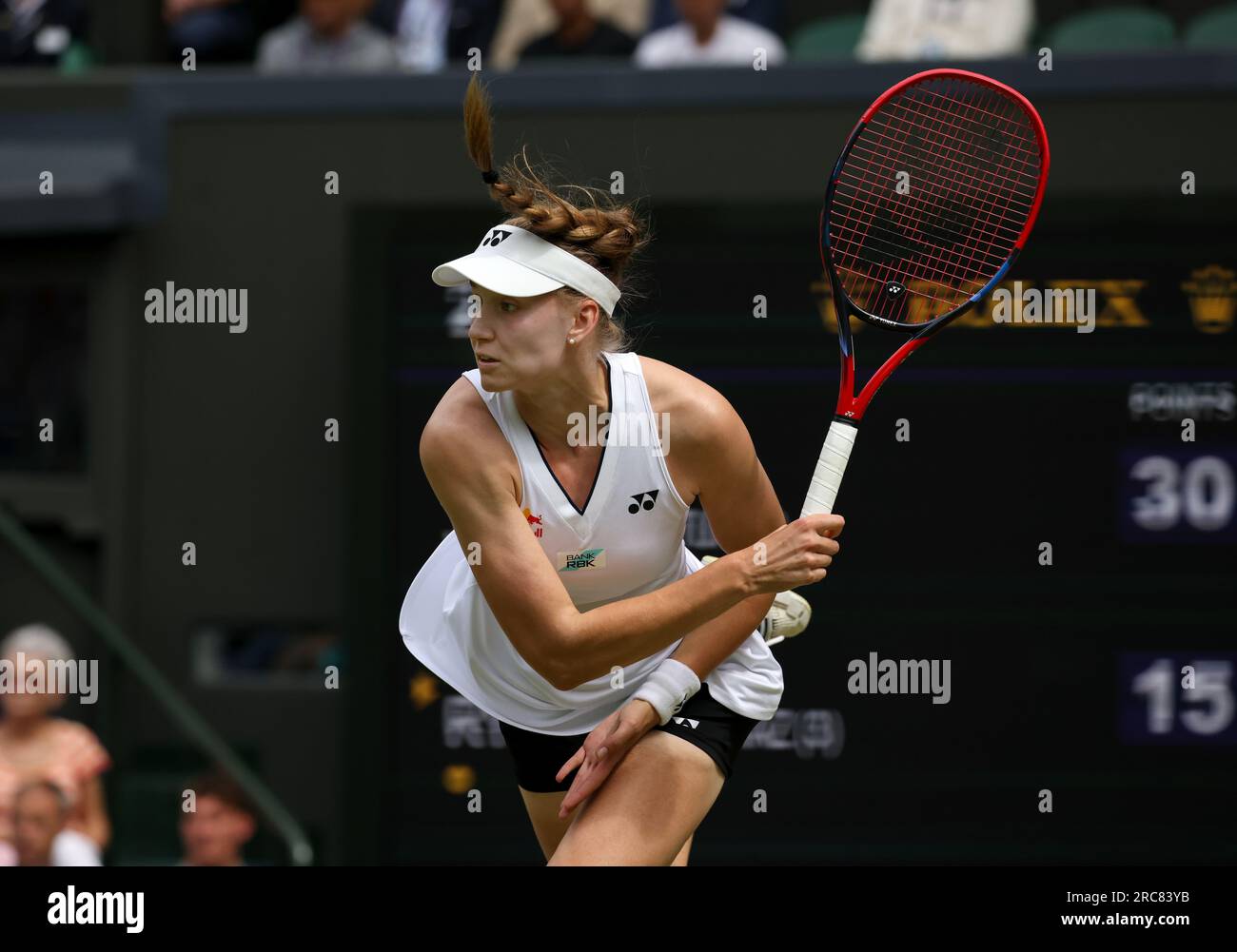Wimbledon, Royaume-Uni. 12 juillet 2023. Numéro 3 Elena Rybakina, du Kazhakstan, lors de sa défaite en demi-finale contre ONS Jabeur, de Tunisie, à Wimbledon. Crédit : Adam Stoltman/Alamy Live News Banque D'Images