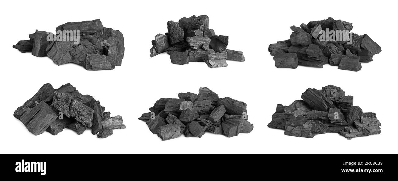 Collage avec différents tas de charbon de bois sur fond blanc Banque D'Images