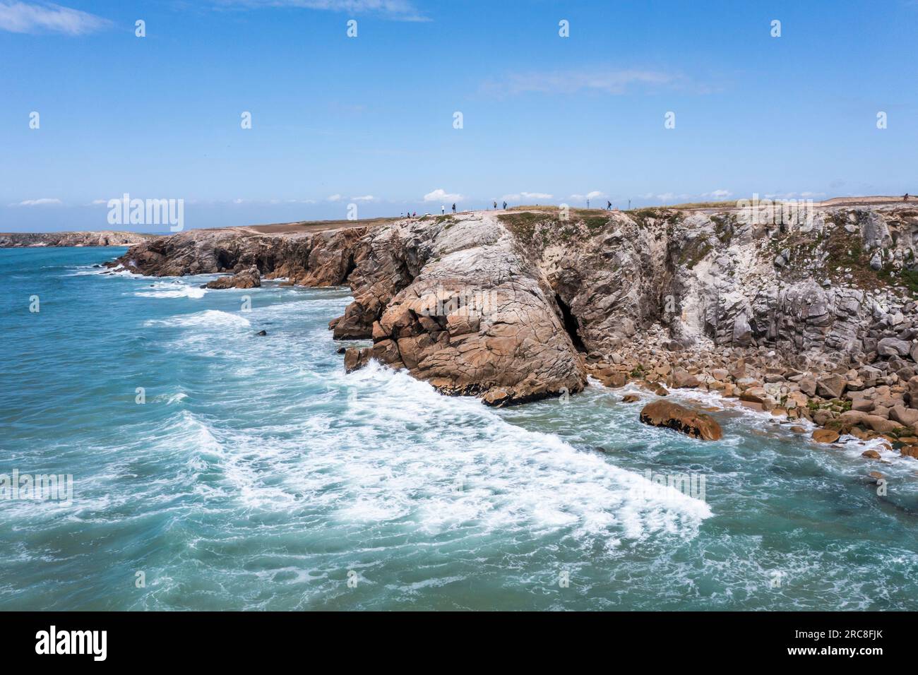 Paysage marin, côte océanique rocheuse, côte de France près de Quiberon. Banque D'Images