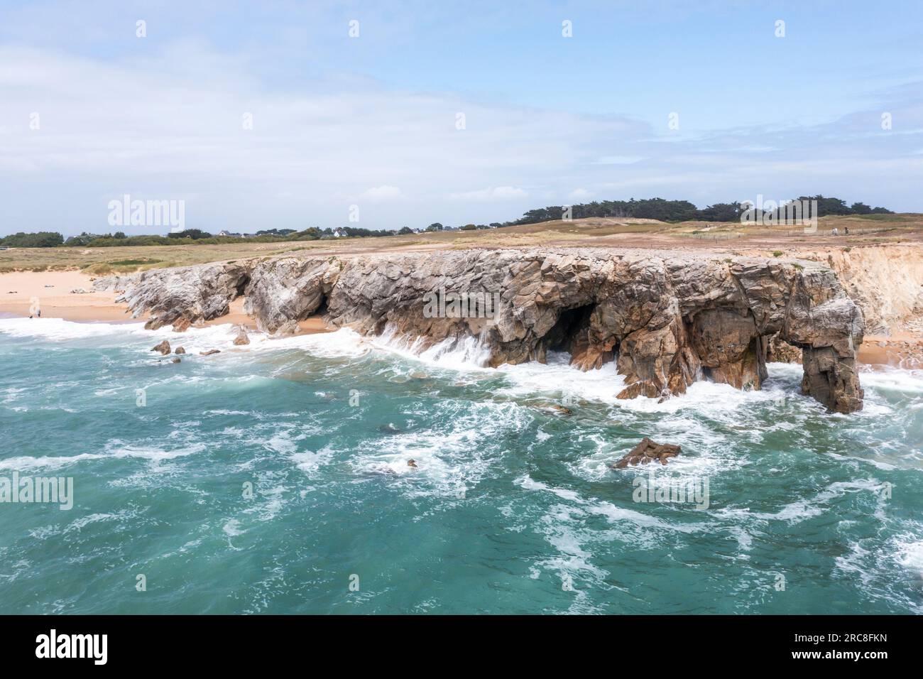 Paysage marin, côte océanique rocheuse, côte de France près de Quiberon. Banque D'Images