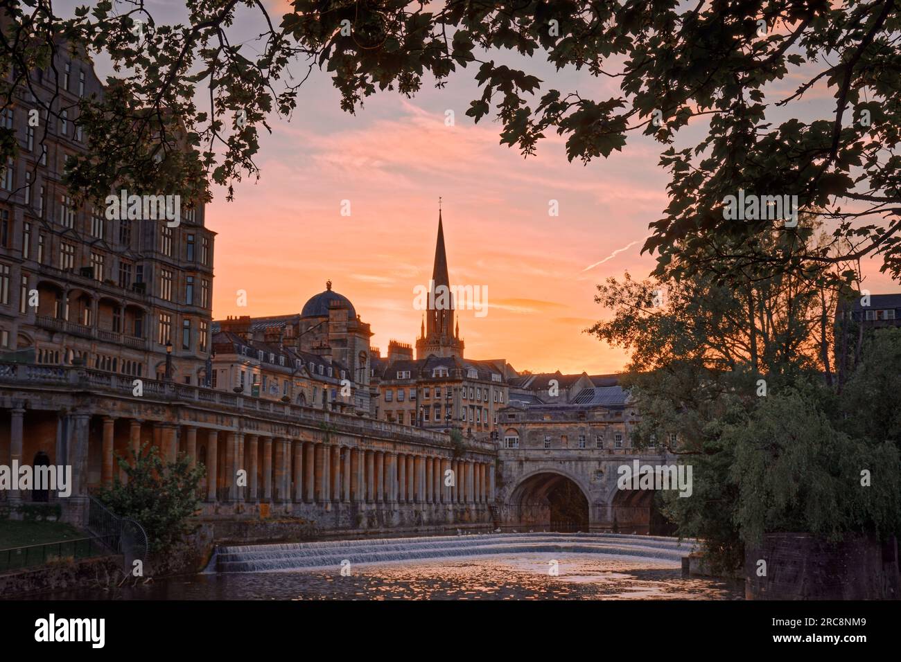 Coucher du soleil au-dessus de la baignoire Banque D'Images