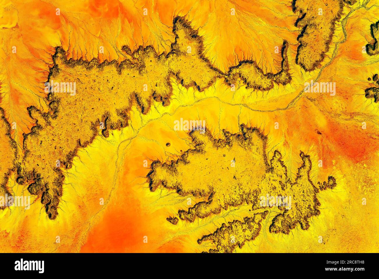 Désert du Sahara au Soudan. Superbes couleurs jaunes et oranges. Image de la NASA. Directives d'utilisation des médias : https://www.nasa.gov/multimedia/guidelines/index.html Banque D'Images