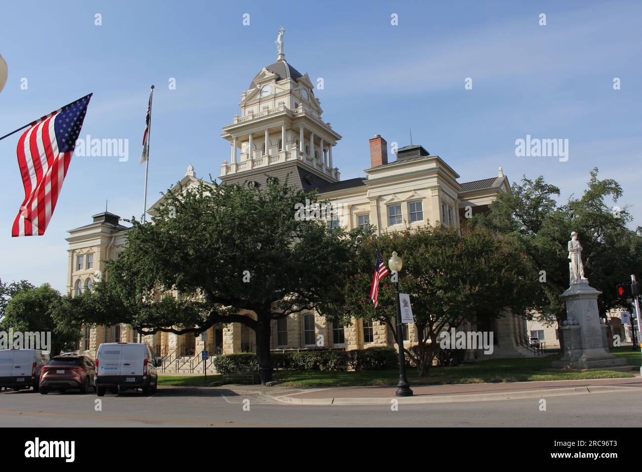 Belton, TX - 7 juin 2023 : palais de justice historique du comté de Bell situé dans le centre-ville de Belton, Texas Banque D'Images