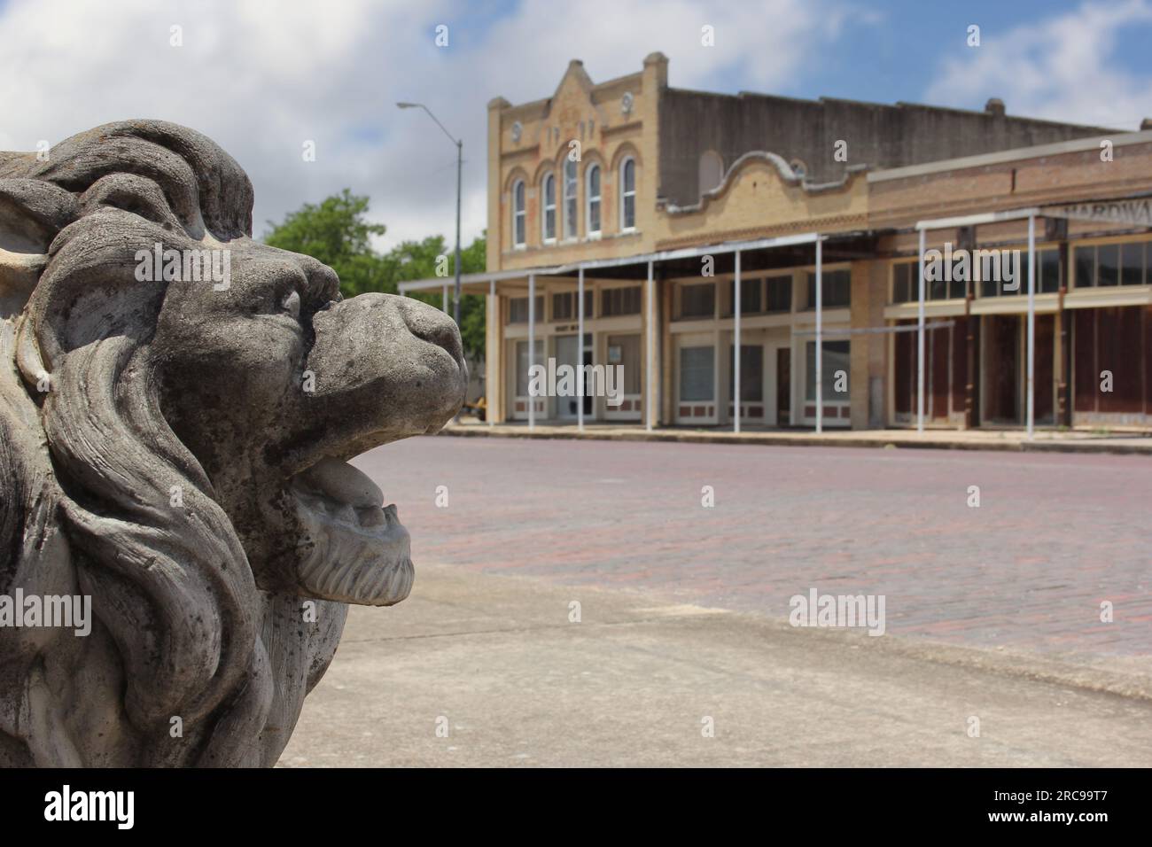 Statue du Lion situé dans le centre-ville historique de Granger TX Banque D'Images