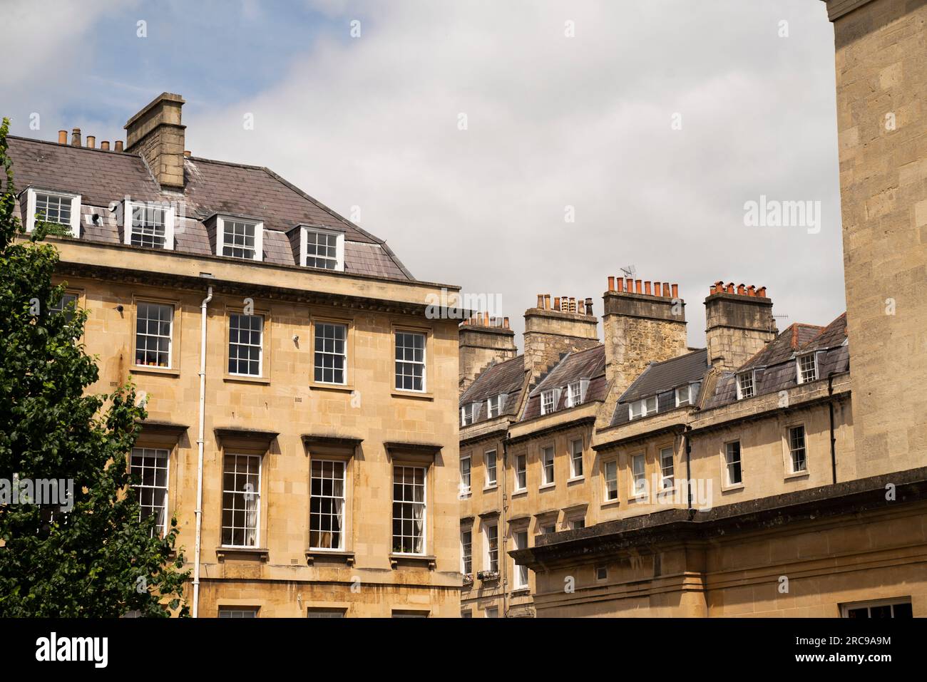 Vue générale du logement à Bath, Angleterre, Royaume-Uni, par une journée ensoleillée. Banque D'Images
