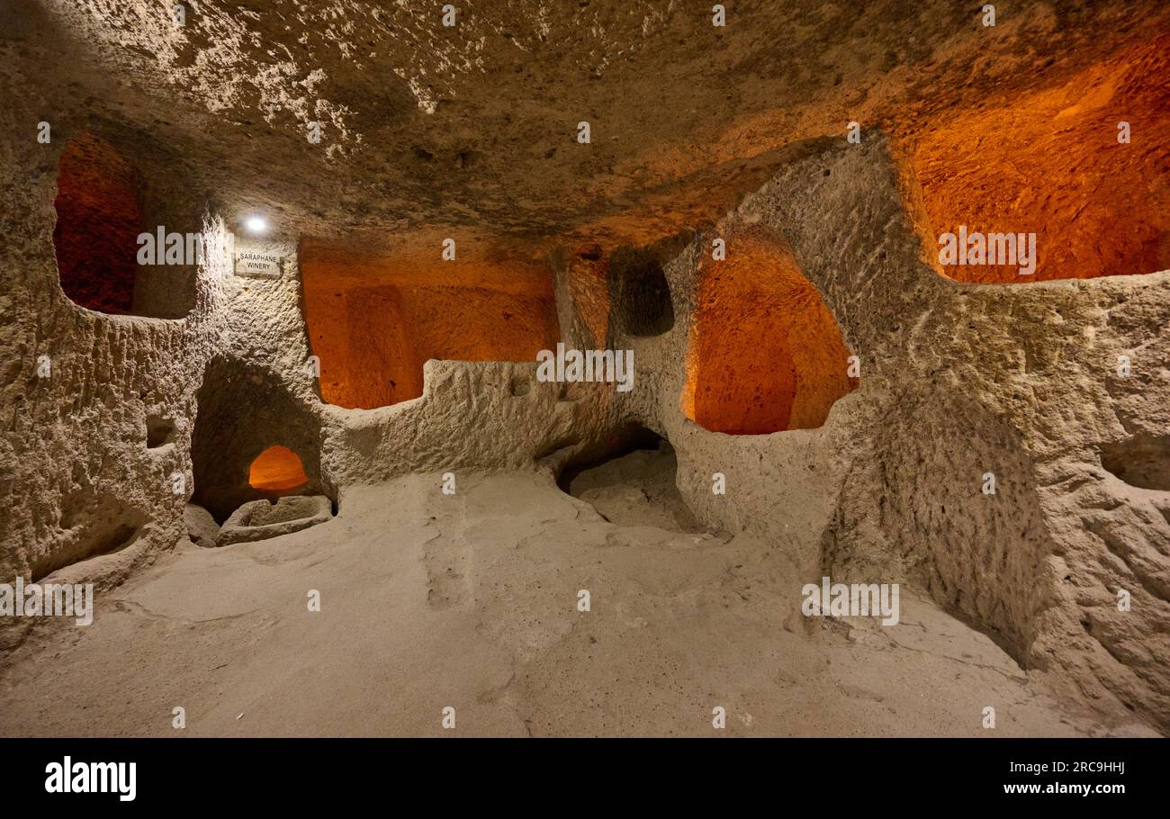 enge Gaenge und niedrige Raeume in unterirdische Stadt Kaymakli, Kaymakli Underground City, UNESCO Weltkulturerbe, Kappadokien, Anatolien, Tuerkei Banque D'Images