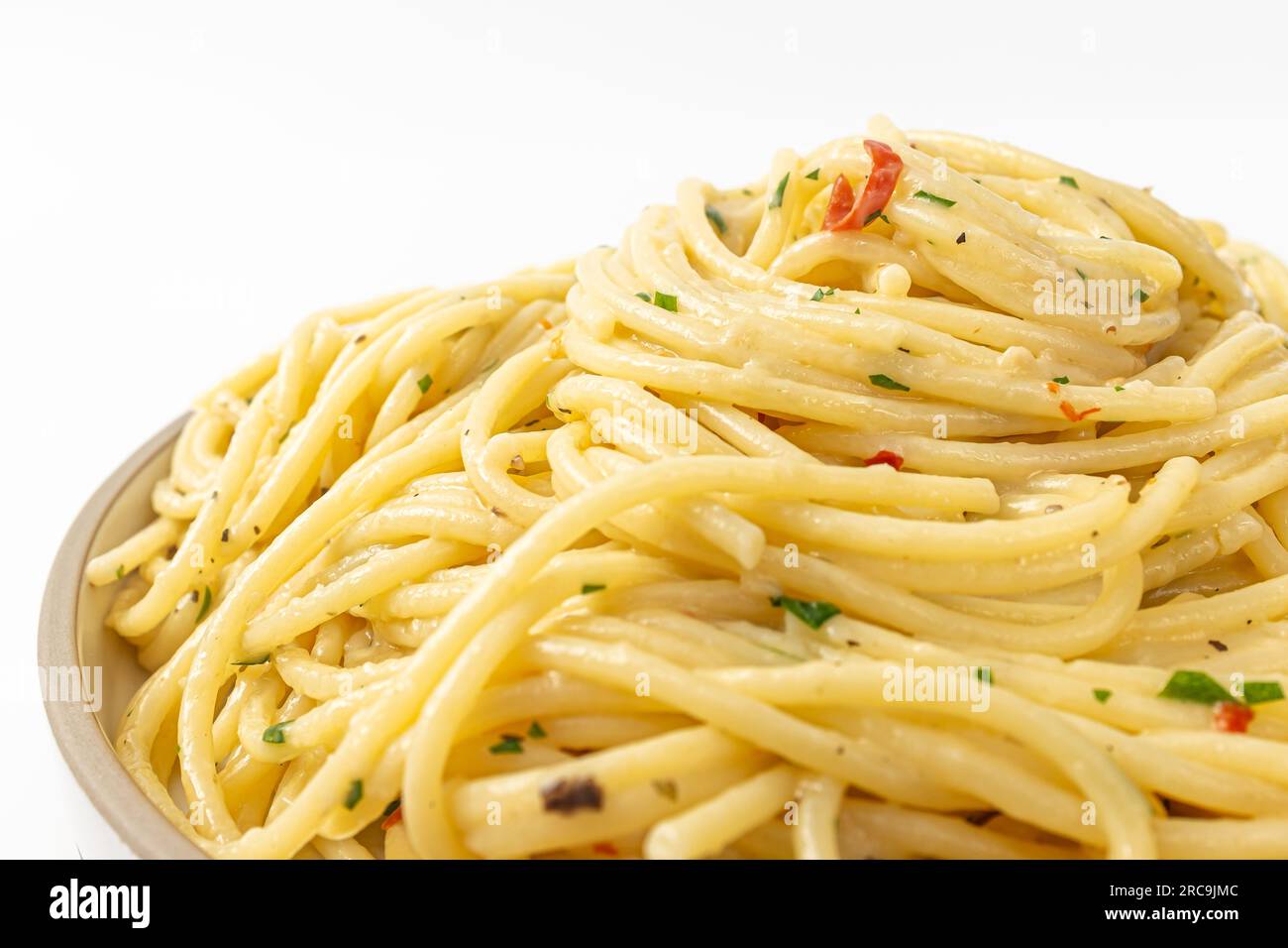 Aglio e olio sur fond blanc Banque D'Images