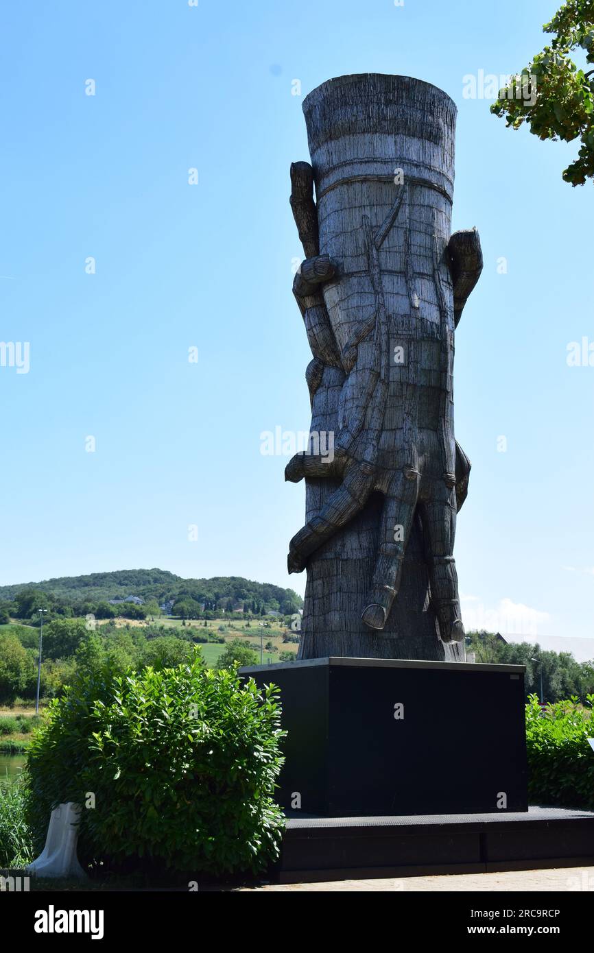 Monument de l'UE à deux mains dans Schengen Banque D'Images
