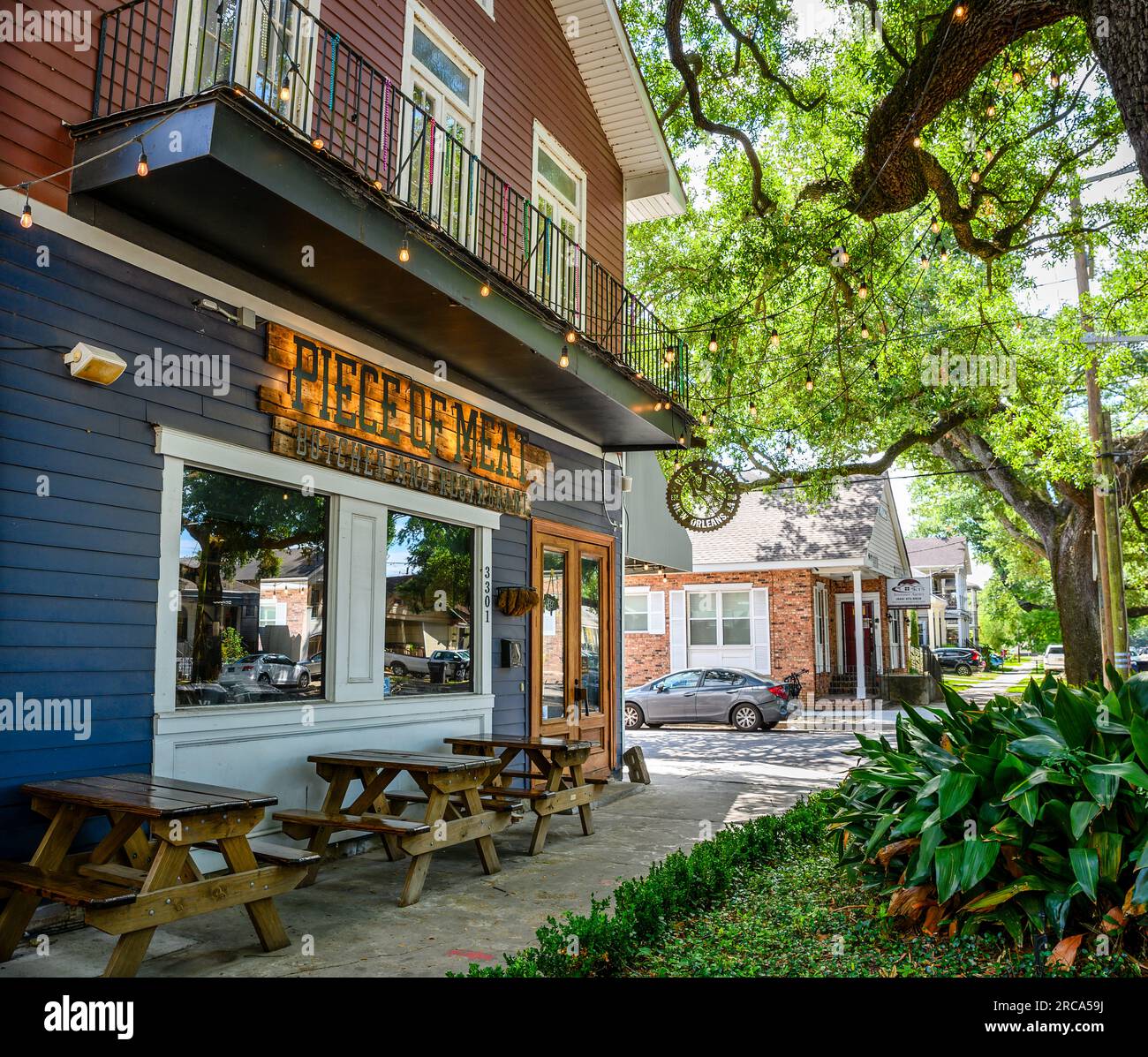 LA NOUVELLE-ORLÉANS, LA, USA - 8 JUILLET 2023 : morceau de boucher de viande et restaurant sur Bienville Street à Mid City Banque D'Images
