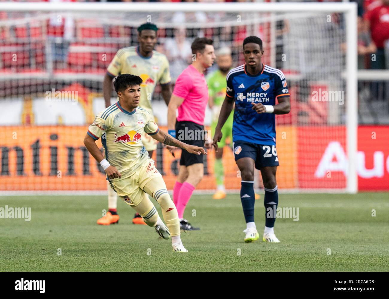 Harrison, États-Unis. 12 juillet 2023. Omir Fernandez (21) des Red Bulls de New York en jeu lors du match régulier de la MLS contre le Cincinnati FC au Red Bull Arena à Harrison, New Jersey, le 12 juillet 2023. Cincinnati FC a gagné 2 - 1. (Photo de Lev Radin/Sipa USA) crédit : SIPA USA/Alamy Live News Banque D'Images