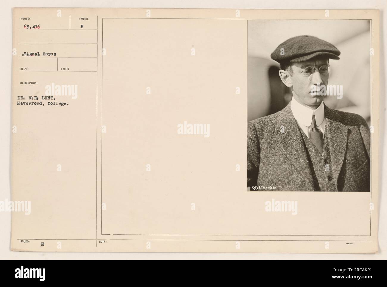 Le Dr W. F. Lunt, membre de l'équipe médicale du Haverford College, est photographié ici pendant la première Guerre mondiale. On le voit porter le symbole « H », indiquant son affiliation au Haverford College. Cette photographie fait partie de la collection numérotée 63 406 dans les archives officielles du HIAL corps. Banque D'Images