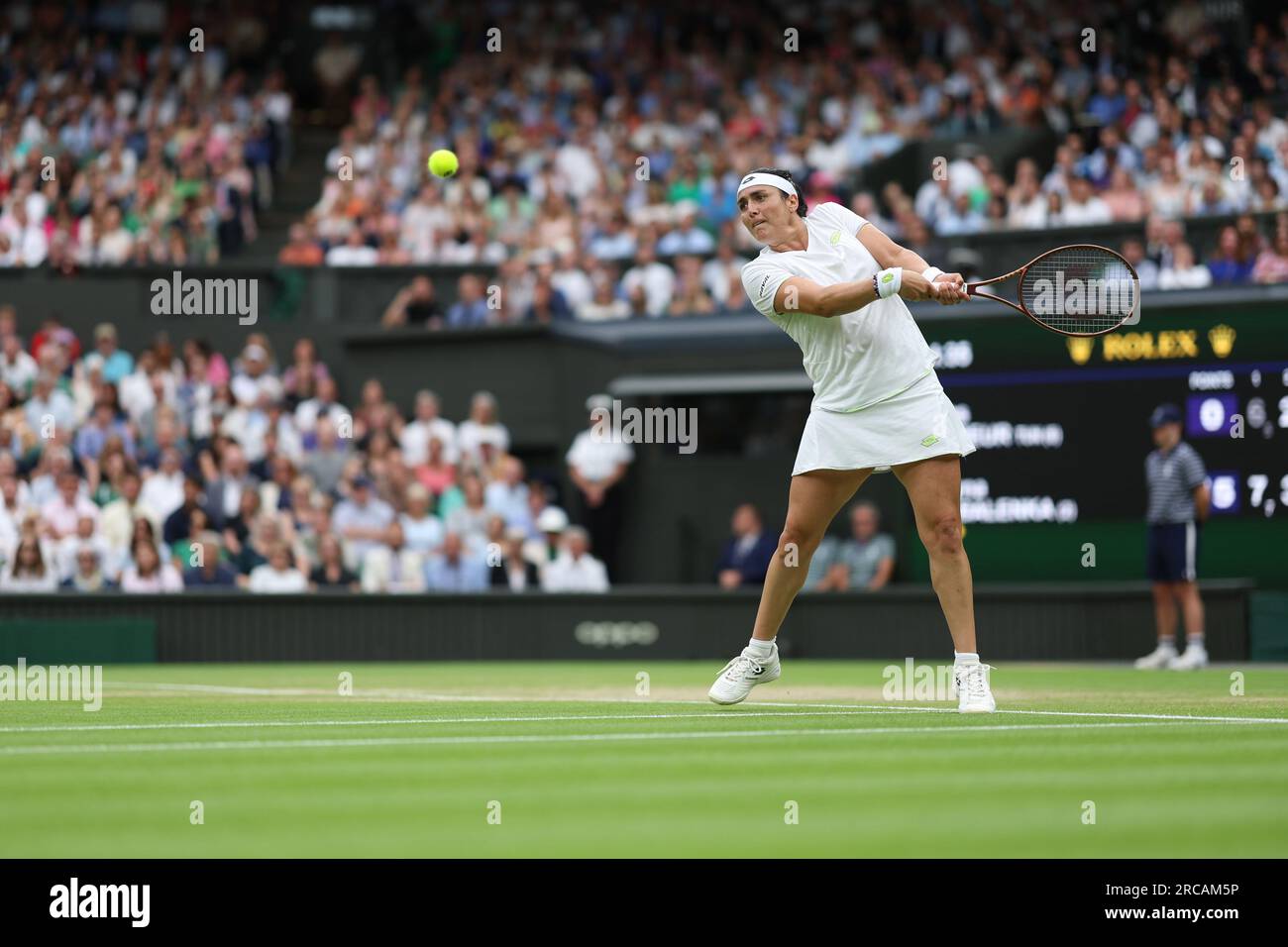 Wimbledon, Royaume-Uni. 13 juillet 2023. ONS Jabeur (Tun) a battu Aryna Sabalenka (BLR) lors des Championnats de Wimbledon 2023 le 13 juillet 2023 au All England Lawn tennis & Croquet Club à Wimbledon, Angleterre - photo Antoine Couvercelle/DPPI crédit : DPPI Media/Alamy Live News Banque D'Images