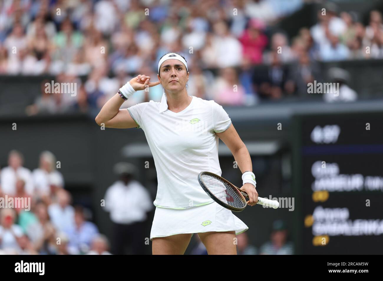 Wimbledon, Royaume-Uni. 13 juillet 2023. ONS Jabeur (Tun) a battu Aryna Sabalenka (BLR) lors des Championnats de Wimbledon 2023 le 13 juillet 2023 au All England Lawn tennis & Croquet Club à Wimbledon, Angleterre - photo Antoine Couvercelle/DPPI crédit : DPPI Media/Alamy Live News Banque D'Images