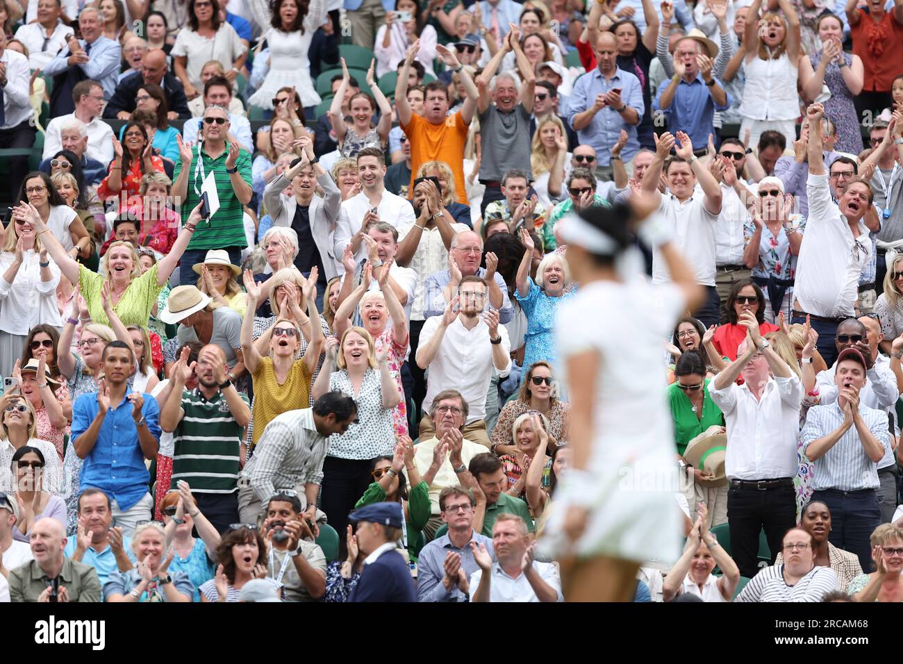 Wimbledon, Royaume-Uni. 13 juillet 2023. ONS Jabeur (Tun) a battu Aryna Sabalenka (BLR) lors des Championnats de Wimbledon 2023 le 13 juillet 2023 au All England Lawn tennis & Croquet Club à Wimbledon, Angleterre - photo Antoine Couvercelle/DPPI crédit : DPPI Media/Alamy Live News Banque D'Images