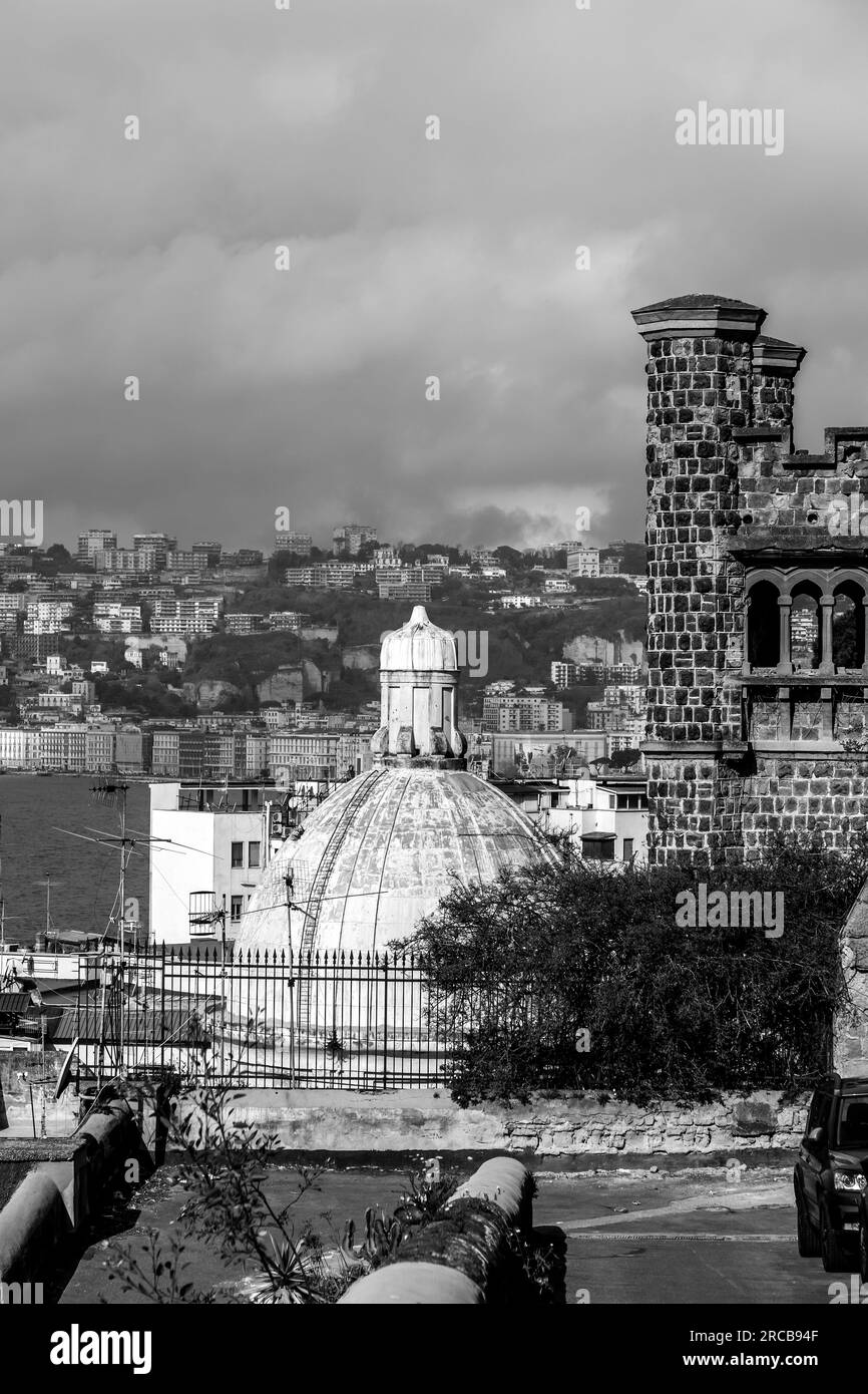 Naples, Italie - 9 avril 2022 : vue aérienne de la ville de Naples, depuis castel Sant'Elmo, Campanie, Italie. Banque D'Images