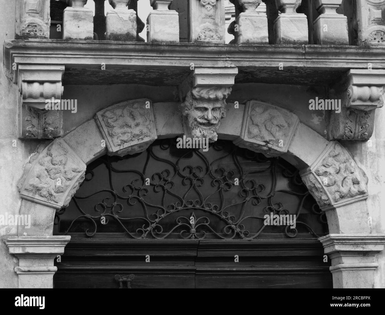 Décoration sur une entrée, façade Renaissance Banque D'Images