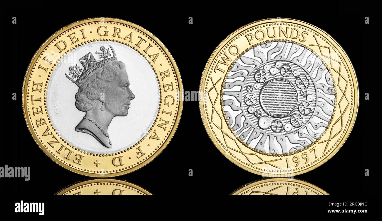 La première pièce bimétallique britannique de 2 £ émise en 1997. L'avers porte le 3e portrait de la reine Elizabeth II par Raphael Maklouf Banque D'Images