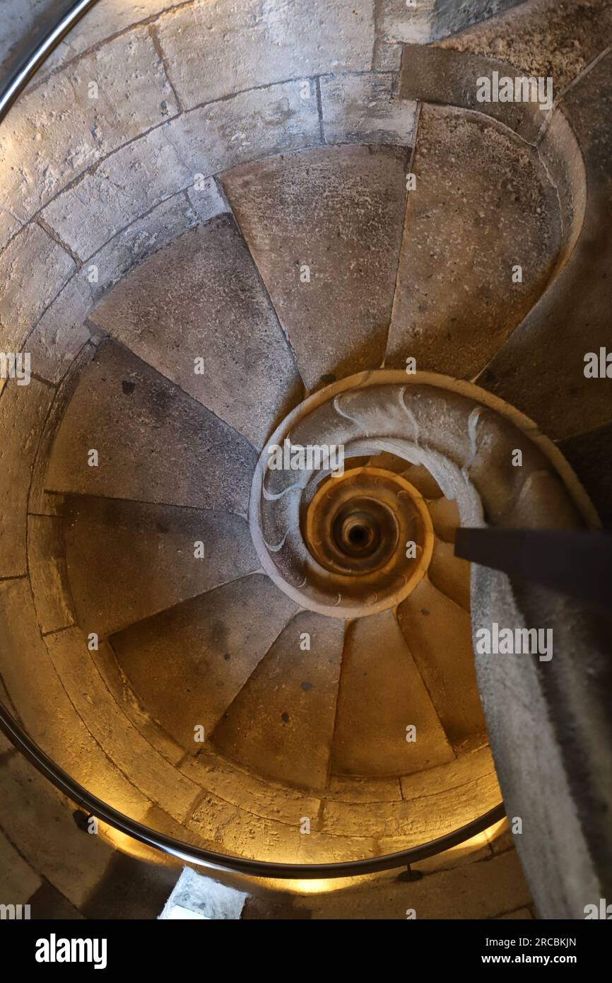 Barcelone, Espagne, juin 2023, détail intérieur de la tour staris de la cathédrale de la Sagrada Familia (famille sacrée), lieu touristique Banque D'Images