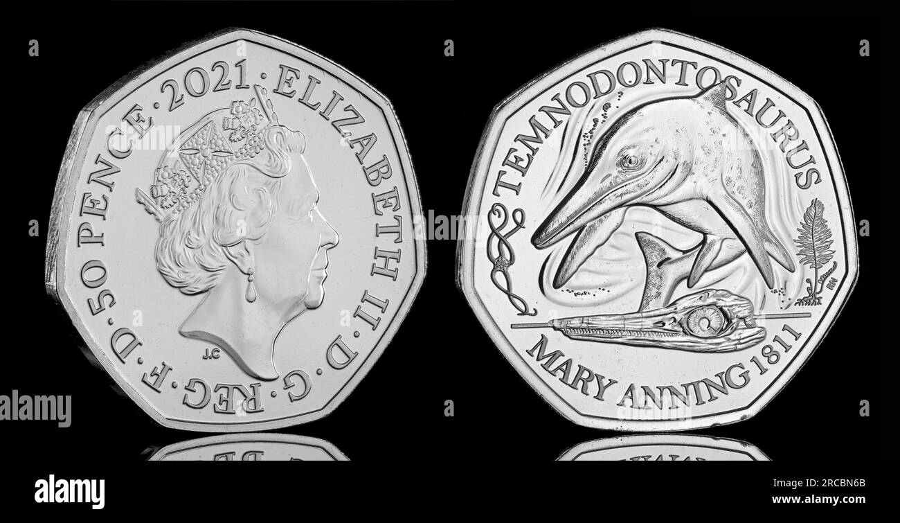 Pièce britannique de 50p représentant un Temnodontosaurus de la collection Dinosauria de 2021 Banque D'Images