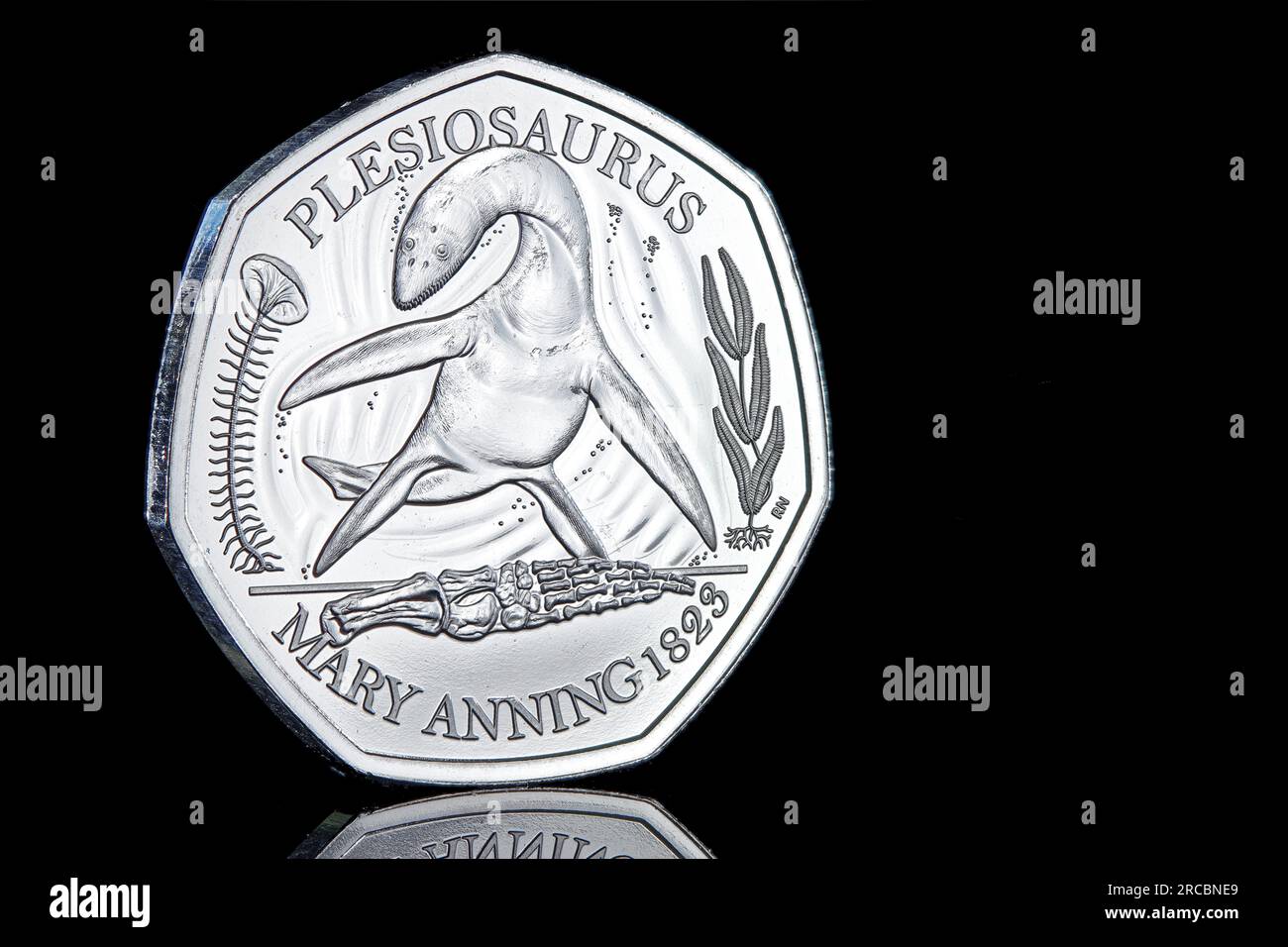 2021 Plesiosaurus de l'ensemble de 3 dinosaures 50 pence série Banque D'Images