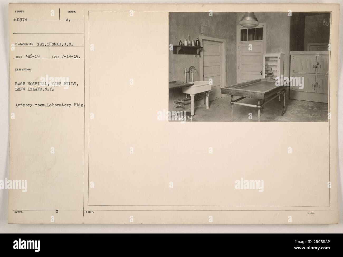 Salle d'autopsie dans le Laboratory Building, numéro 60974, à l'hôpital de base Camp Mills à long Island, New York Photographie prise le 7-19-19 par le sergent Thomas S.C. Aucune autre remarque n'est disponible pour cette image. Banque D'Images