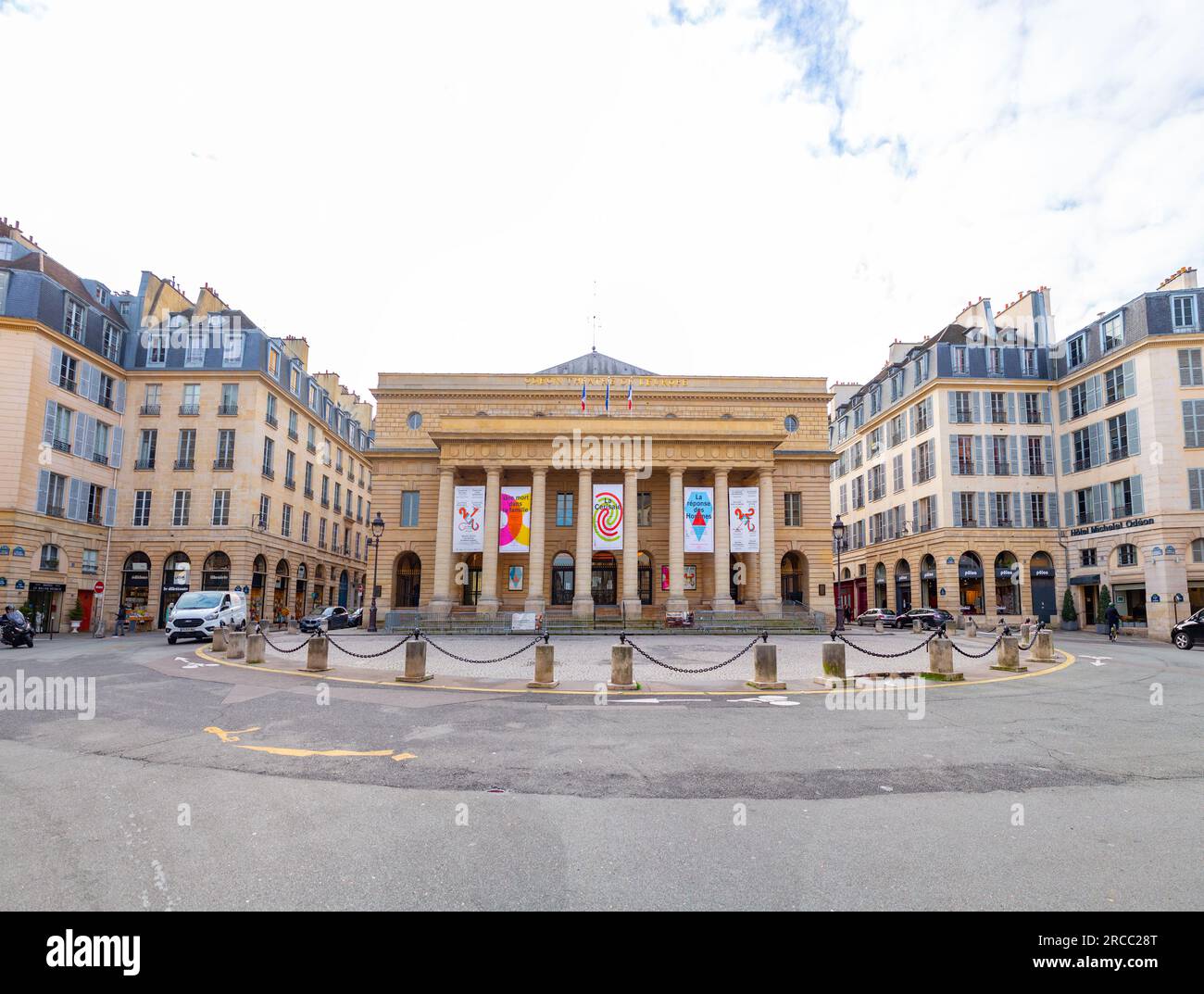 Paris, France - 20 janvier 2022 : l'Odéon Théâtre de l'Europe est l'un des six théâtres nationaux de France. Il est situé au 2 rue Corneille dans le 6e. Banque D'Images