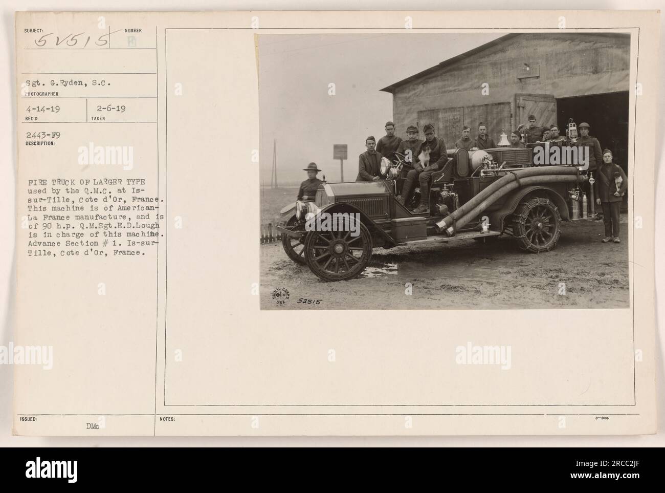 Camion de pompiers de fabrication américaine utilisé par le Quartermaster corps à is-sur-Tille, Côte d'Or, France pendant la première Guerre mondiale Le camion est fabriqué par American la France et fait 90 chevaux. Il est sous le commandement du Q.M. Sgt E.D. Lough. Cette photographie a été prise par le sergent G. Ryden. Banque D'Images